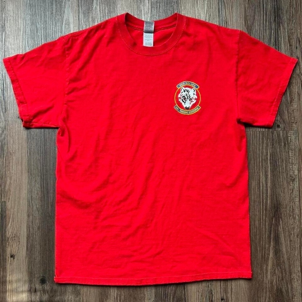 Gildan Mens Red 336th Training Squadron Red Wolves Graphic T-Shirtโ Medium
